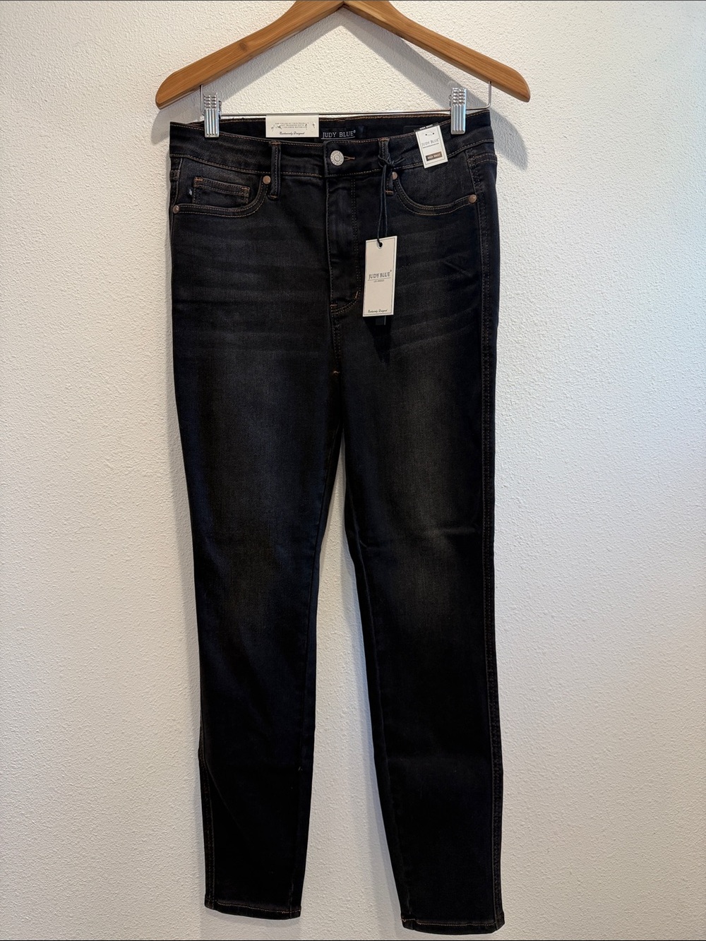 High-Rise Black Women's Jeans - Slim Fit Judy blue New With Tags Size 9/29
